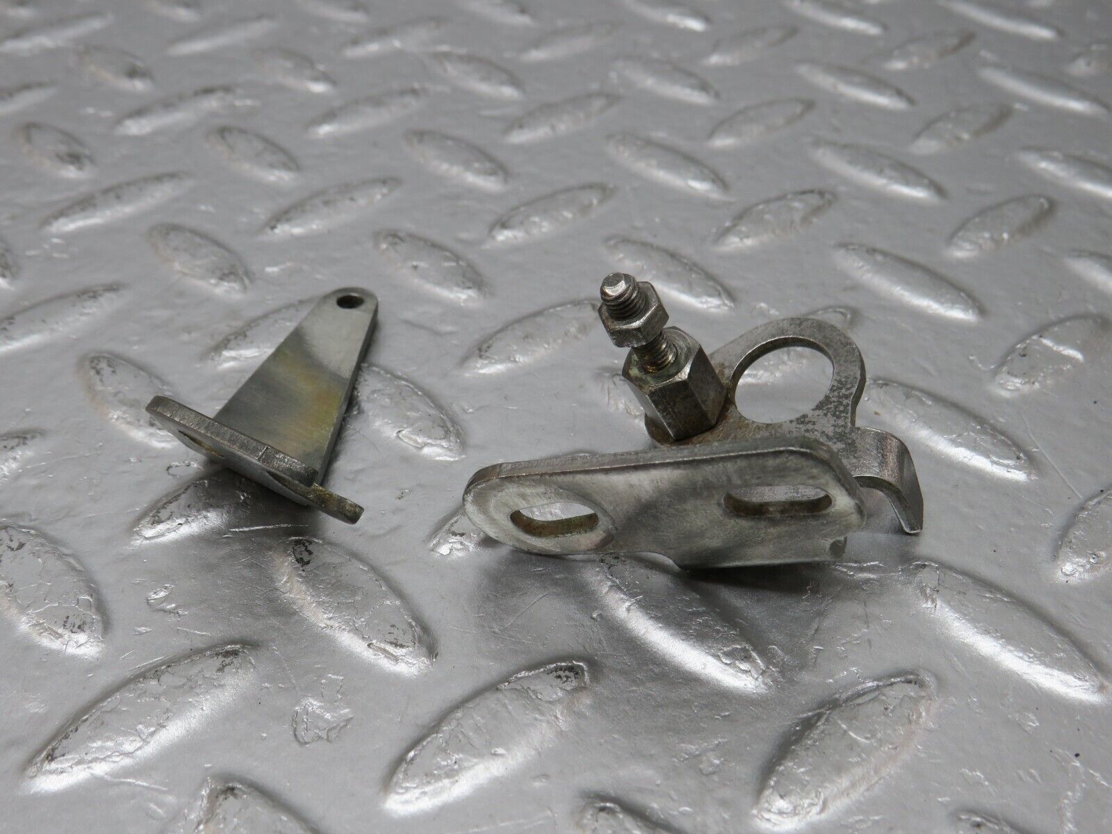 34191 Mercedes-Benz W124 260E Accelerator Cable Bracket Holder