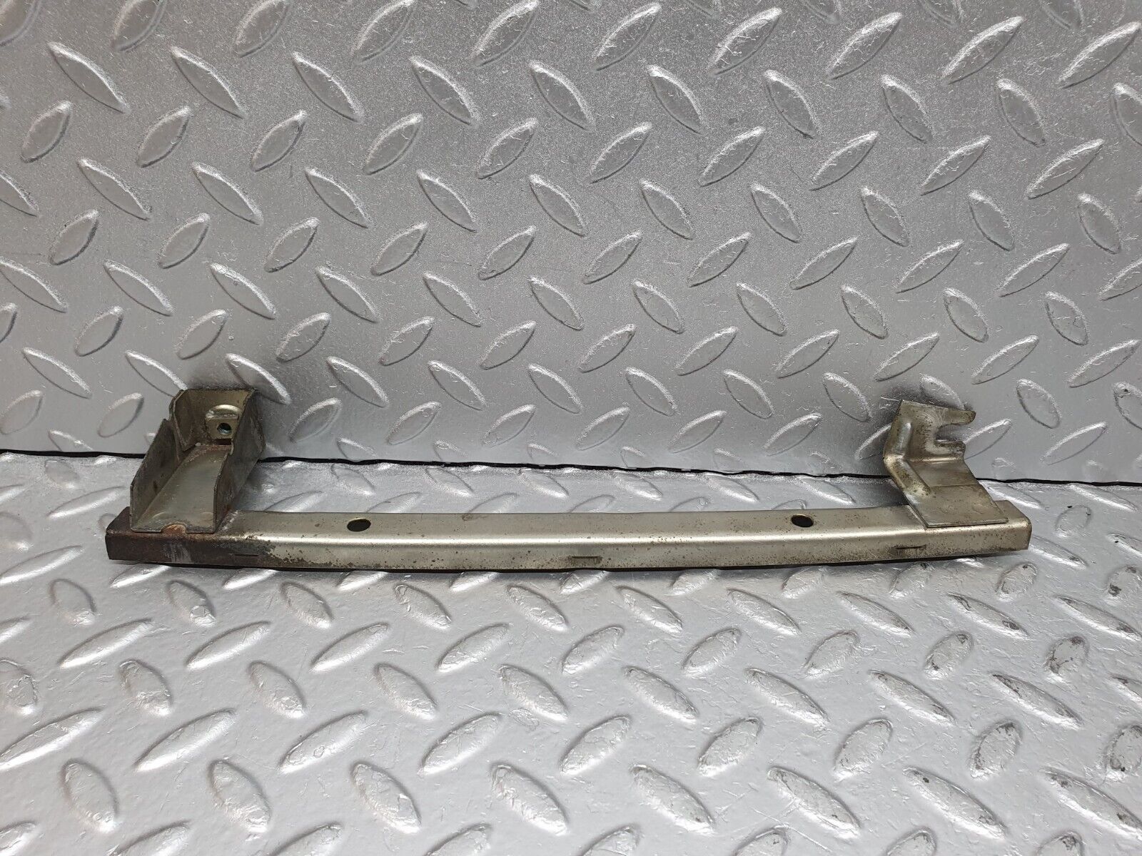 41068 Mercedes-Benz W126 300SE Rear Right Door Window Channel