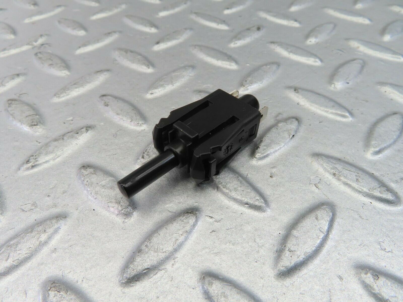 10403 Mercedes-Benz W201 190E Door Contact Switch 0015458714