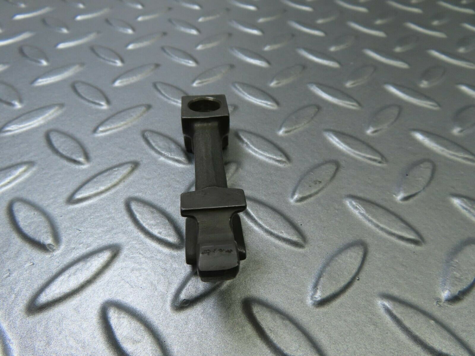 9131 Mercedes-Benz W108 Valve Rocker Arm With Retaining Spring