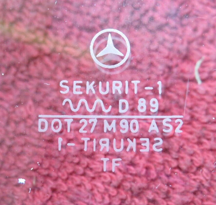 31095 Mercedes-Benz W123 200D Rear Left Quarter Window 1237350124