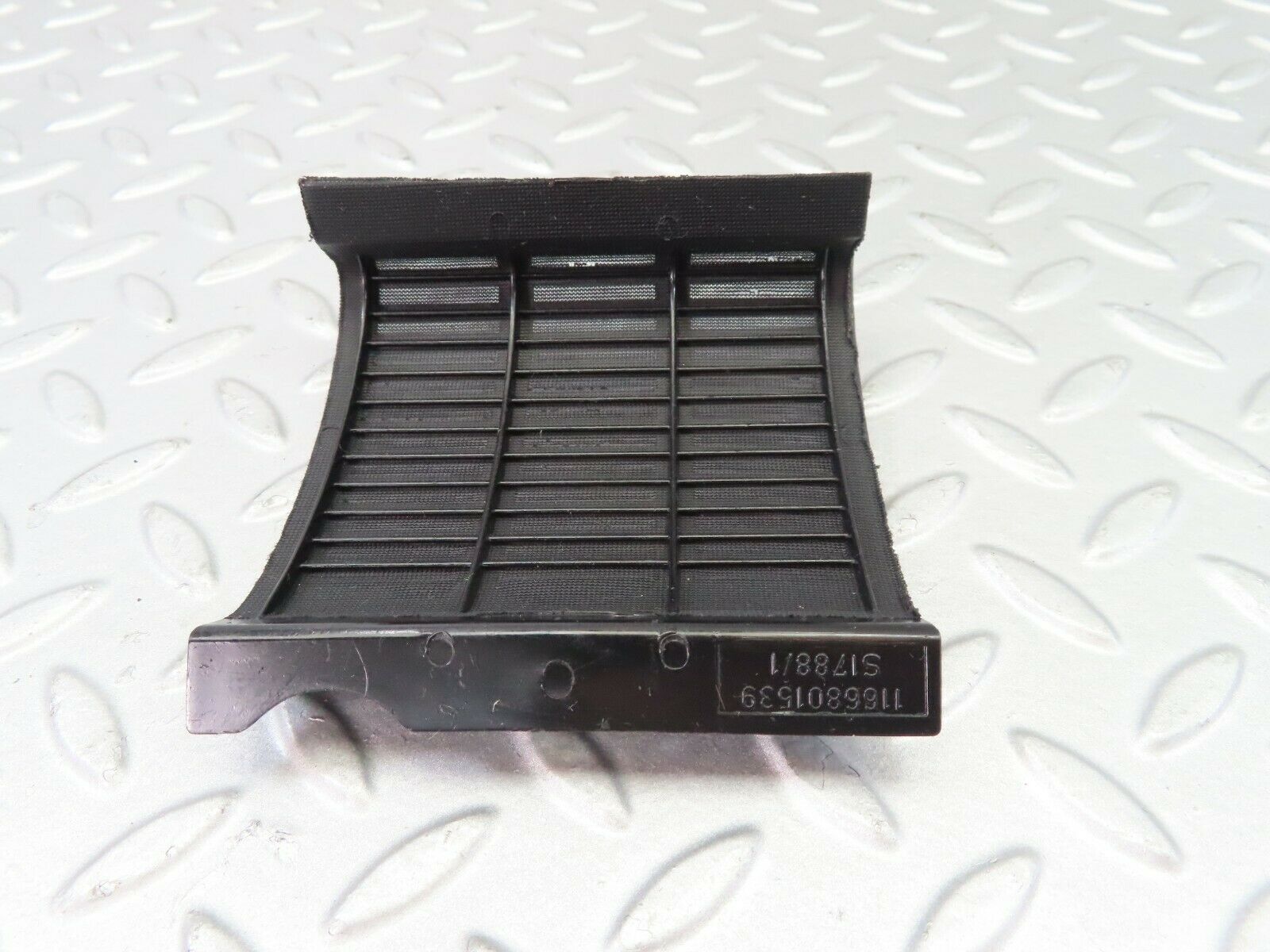 7451 Mercedes-Benz W116 450SE Dashboard Speaker Cover Grill Left 1166801539