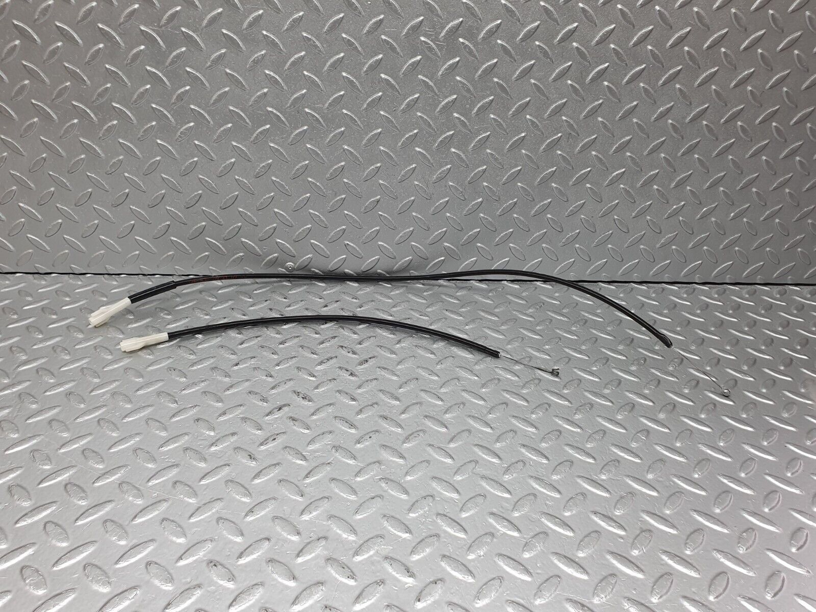 41111 Mercedes-Benz W126 300SE Heater Control Cable Pair 12683009310789 12683013313688