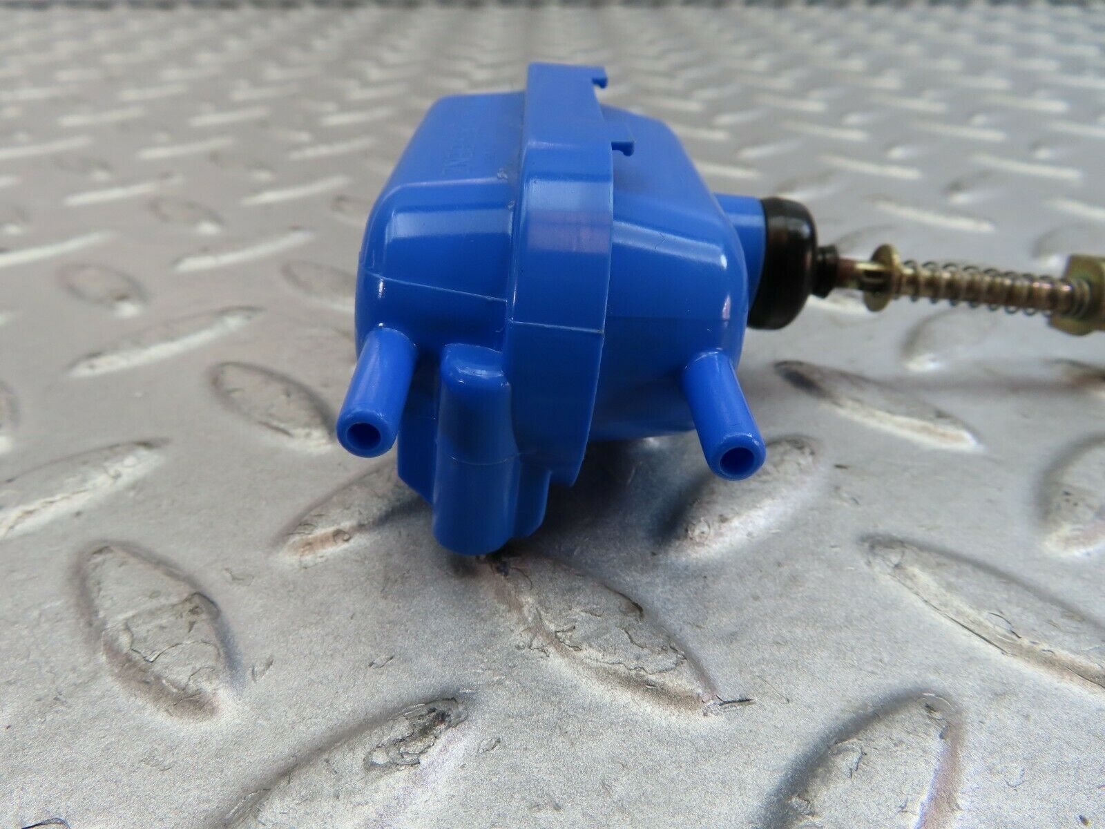 9586 Mercedes-Benz C123 280CE Coupe Door Lock Vacuum Actuator