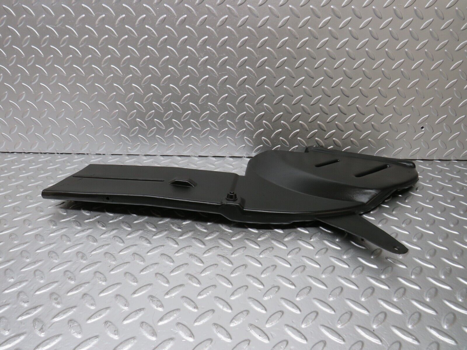 25136 Mercedes-Benz W201 190D Air Duct Heater Ventilation Right 2018312246