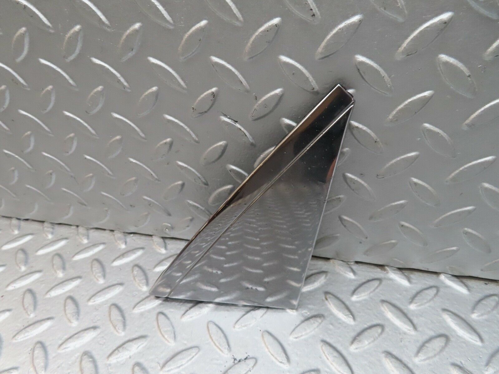 18106 Mercedes-Benz W123 200 Mirror Triangle Cover Right Side 1237250111