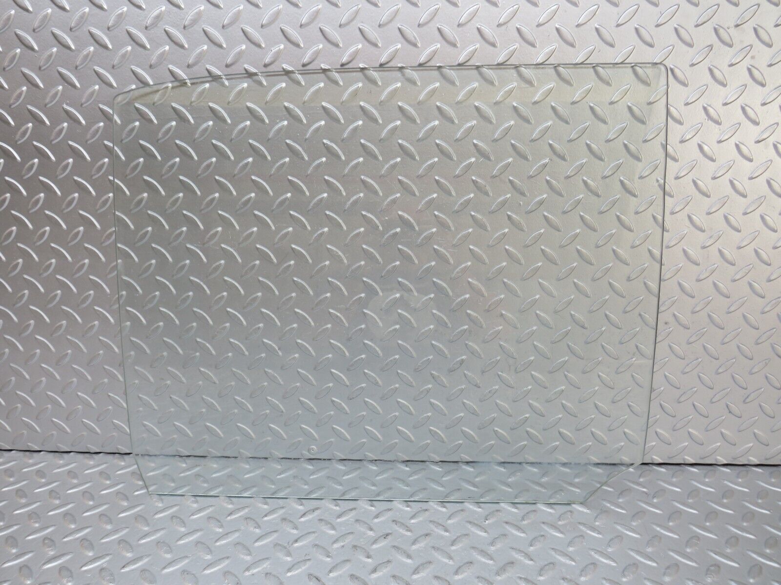 35791 Mercedes-Benz W108 Rear Right Door Window Glass