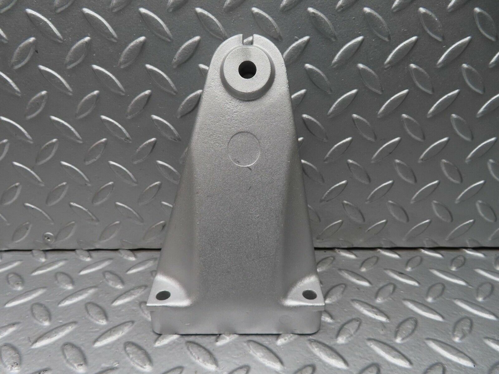 15092 Mercedes-Benz W140 S320 Engine Mount Bracket Right Side 6032235304