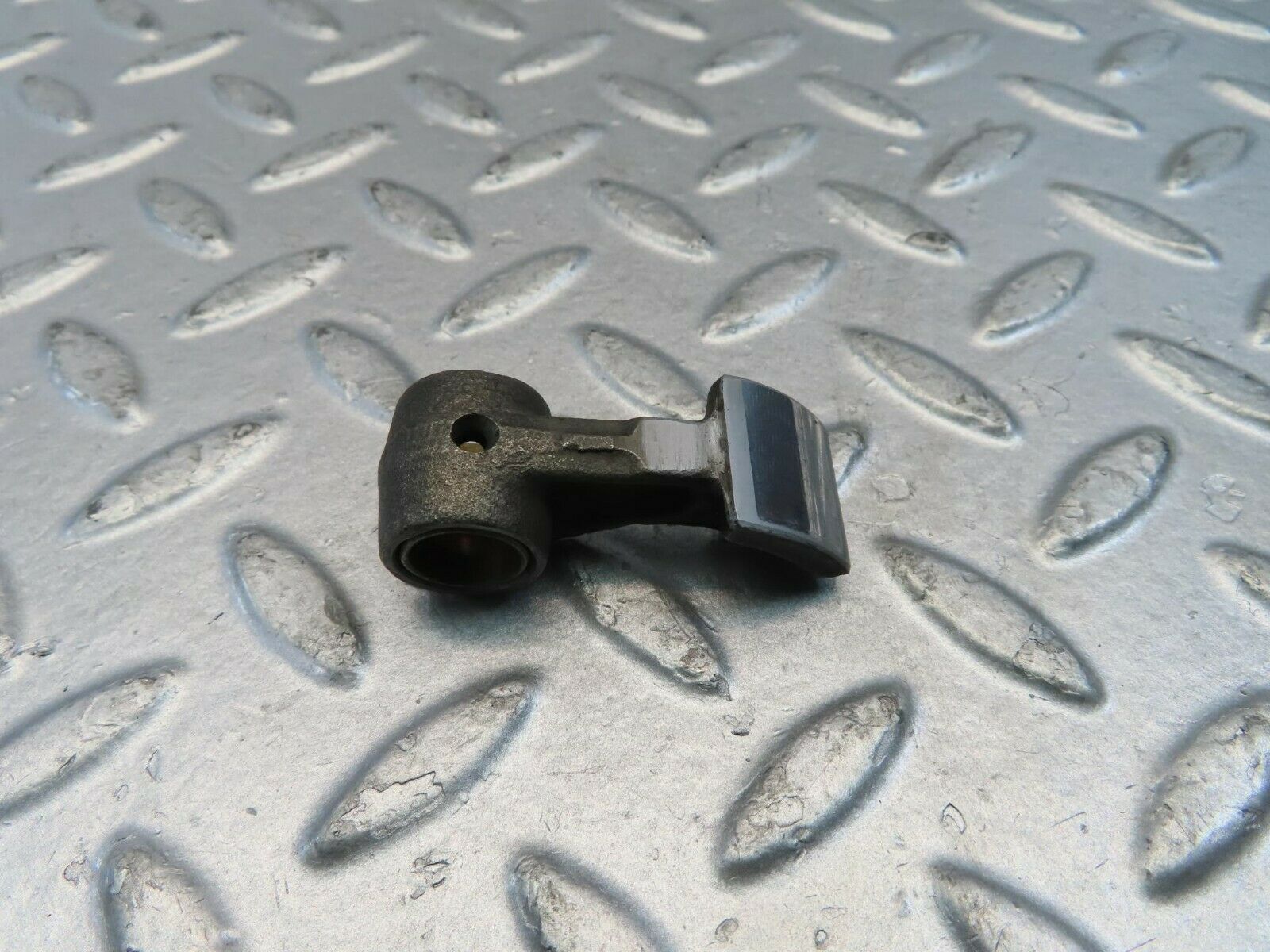 10975 Mercedes-Benz W115 220D Rocker Arm