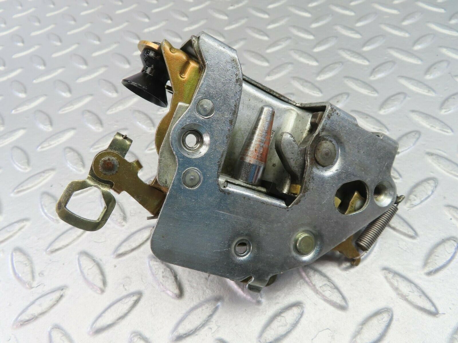 9973 Mercedes-Benz C123 230CE Coupe Front Left Door Lock Mechanism