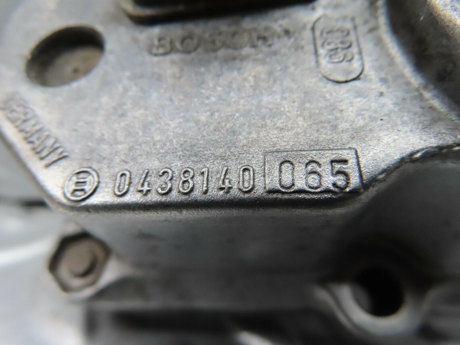 15308 Mercedes-Benz W123 230E Warm Up Regulator Bosch 0438140065