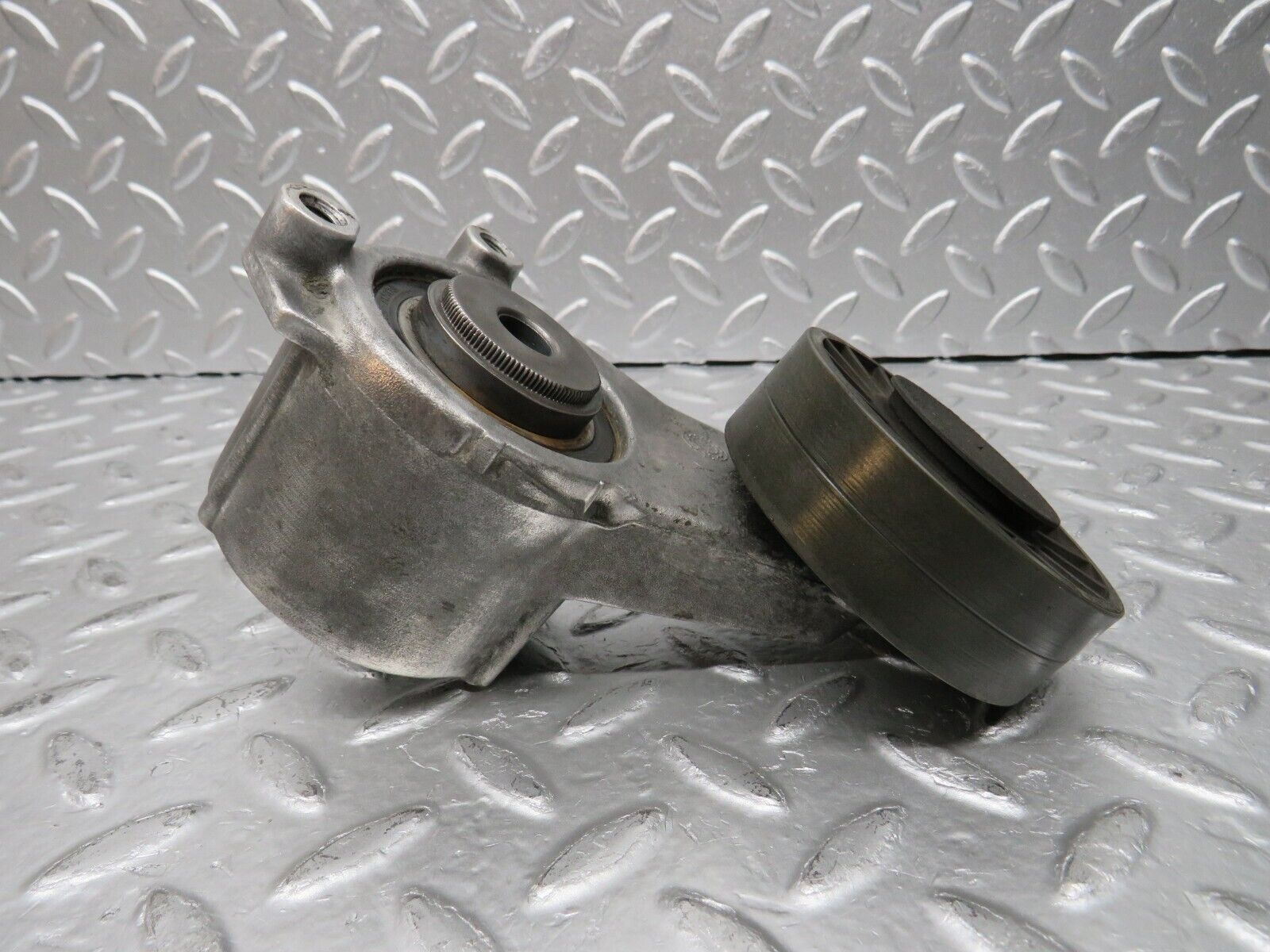 29517 Mercedes-Benz W124 230E Belt Tensioner 1022022440 6012000970