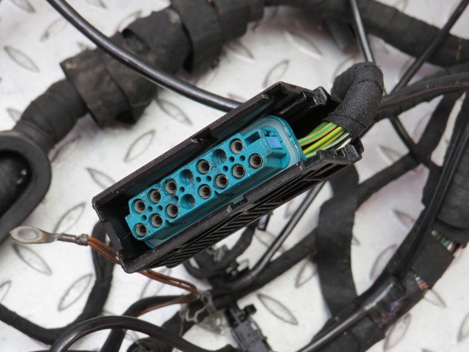 35687 Mercedes-Benz W210 320E Engine Wiring Harness 2105450481 0015409981