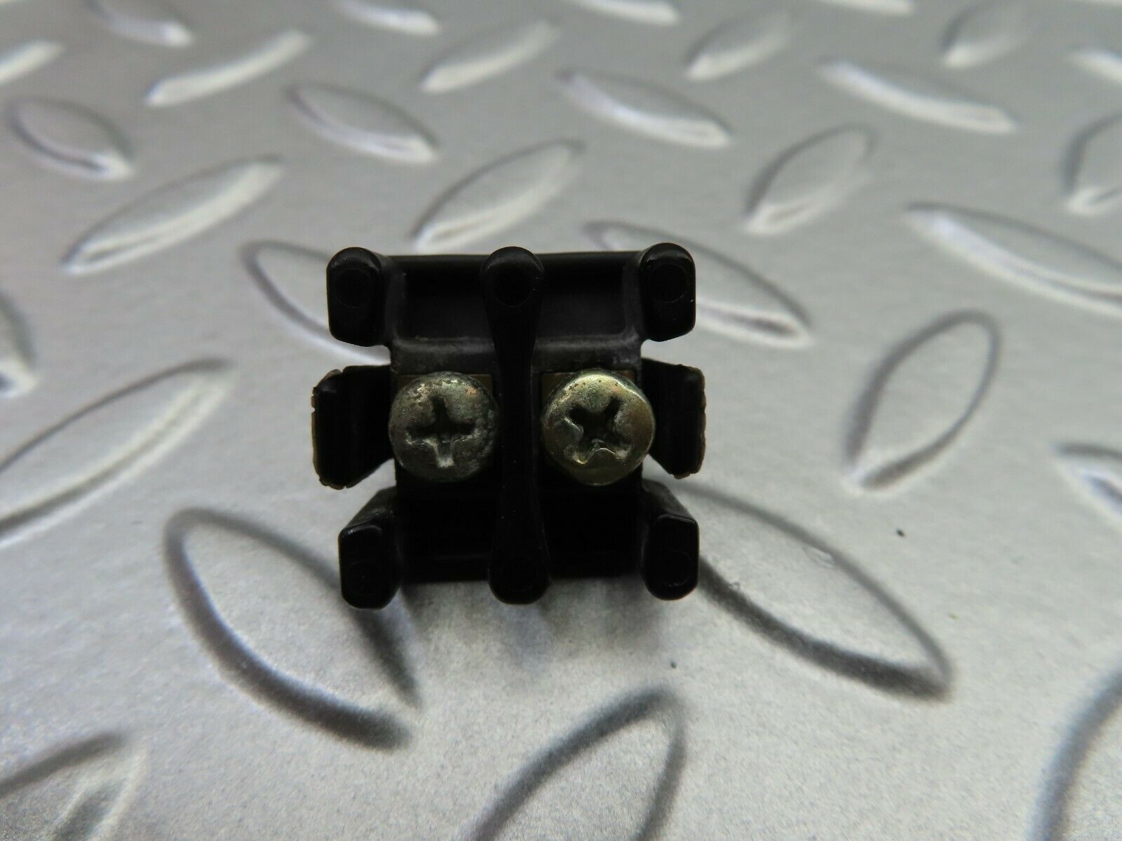 6520 Mercedes-Benz S124 E220 Wagon Wiring Cable Junction Box 0005400269