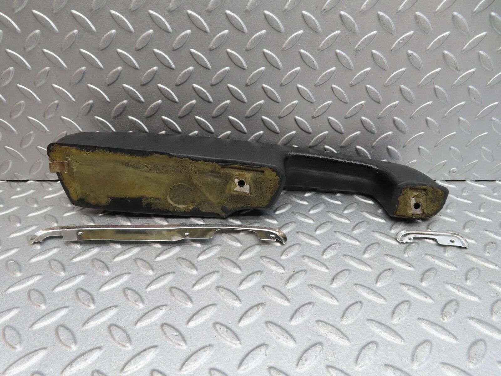 14204 Mercedes-Benz W116 350SE Front Right Interior Door Handle Black