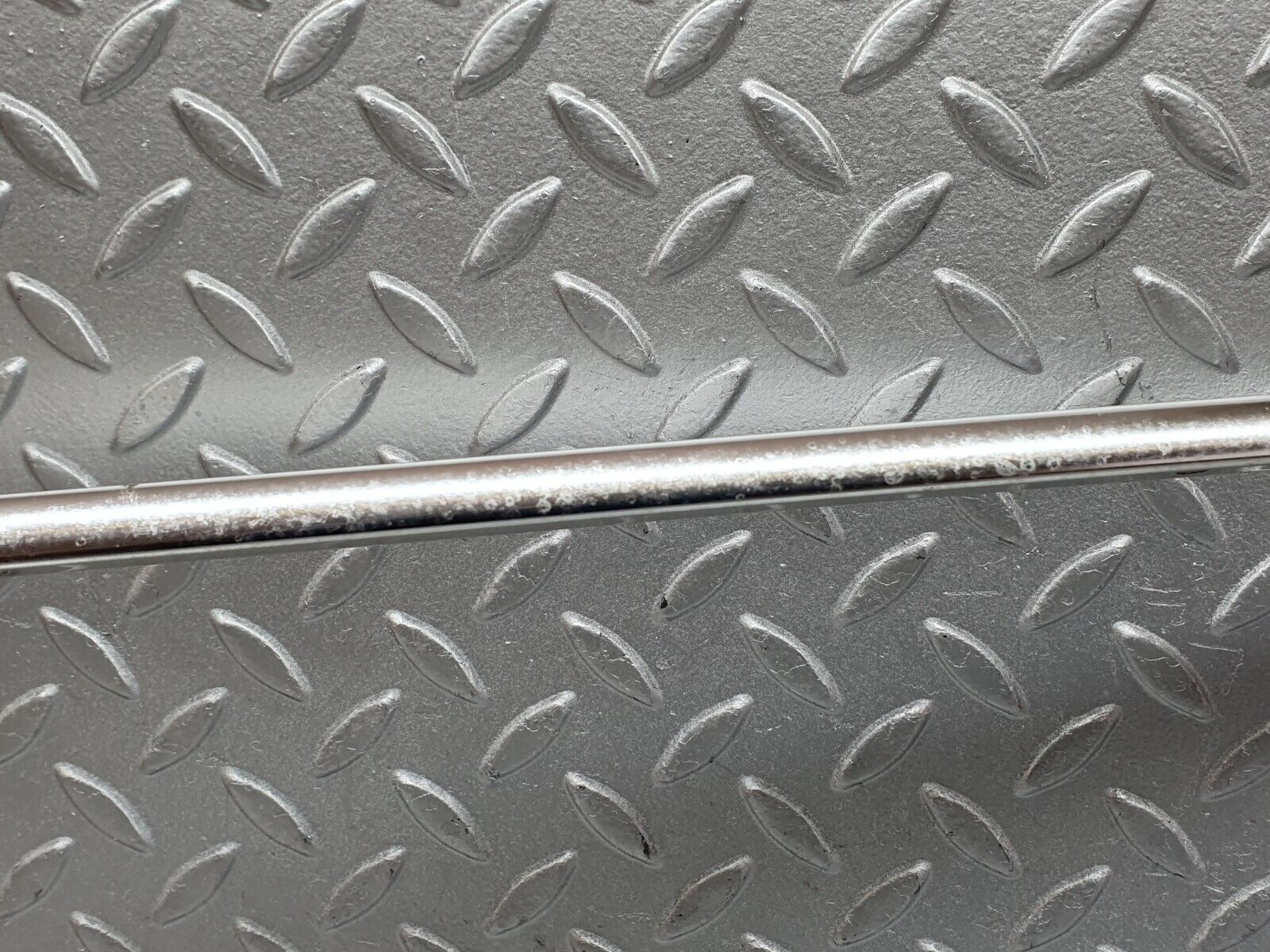 41262 Mercedes-Benz W126 300SE Roof Chrome Trim Left Side