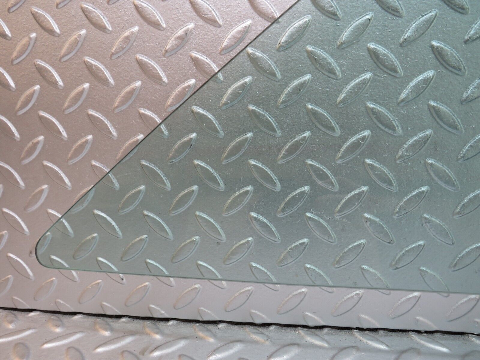 34413 Mercedes-Benz C126 380SEC Coupe Rear Left Window Glass