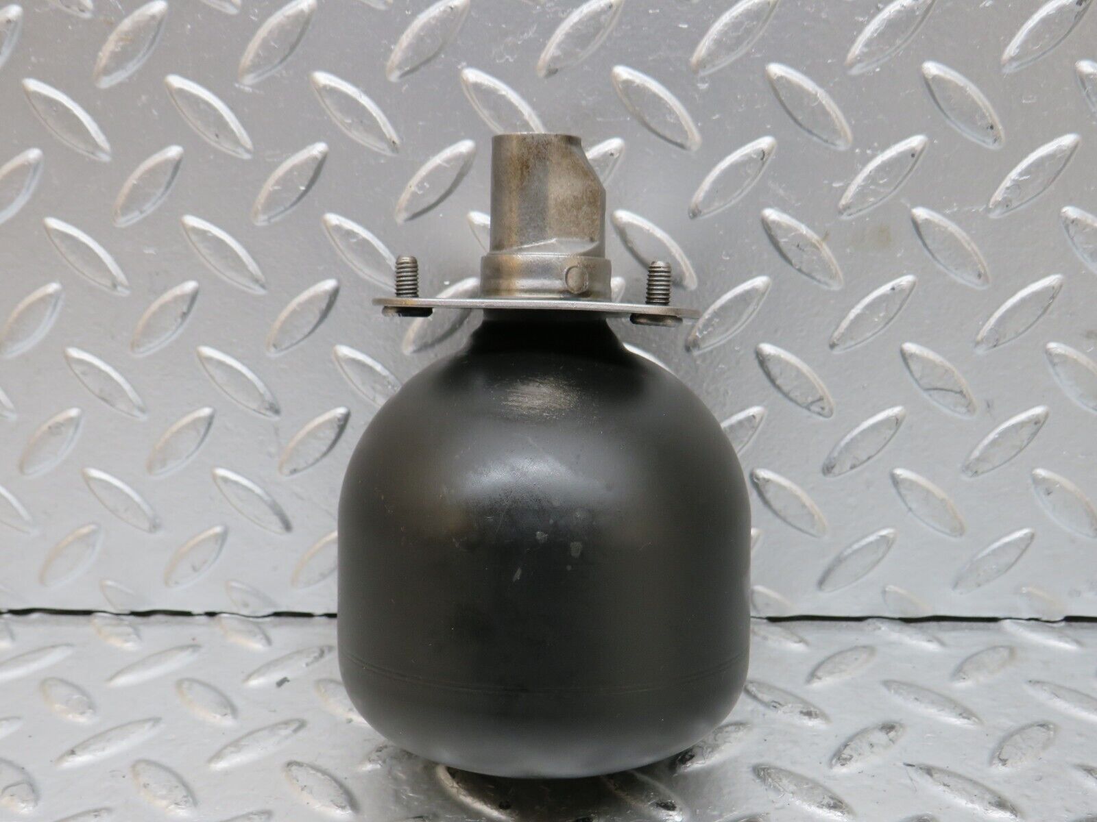 27647 Mercedes-Benz S124 300TE Wagon Rear Suspension Sphere 216530060