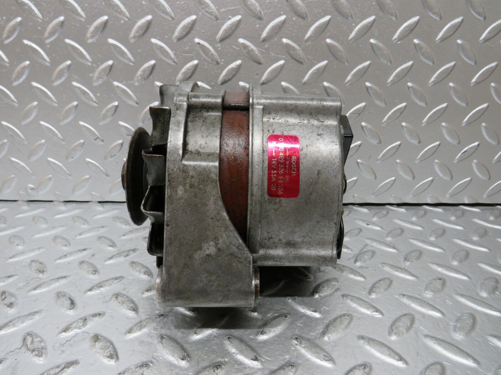 26289 Mercedes-Benz W116 450SE Alternator Generator 1125884221 0120489526