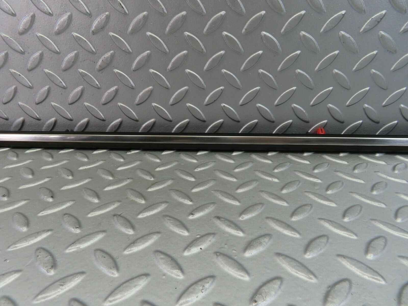 7685 Mercedes-Benz S123 230TE Wagon Centre Door Chrome Trim Rear Right