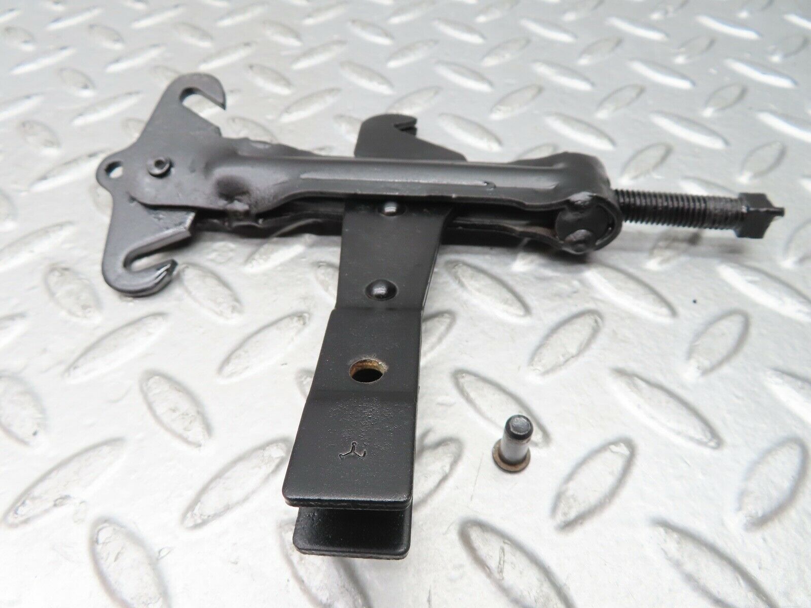 21026 Mercedes-Benz W114 250CE Coupe Handbrake Regulator