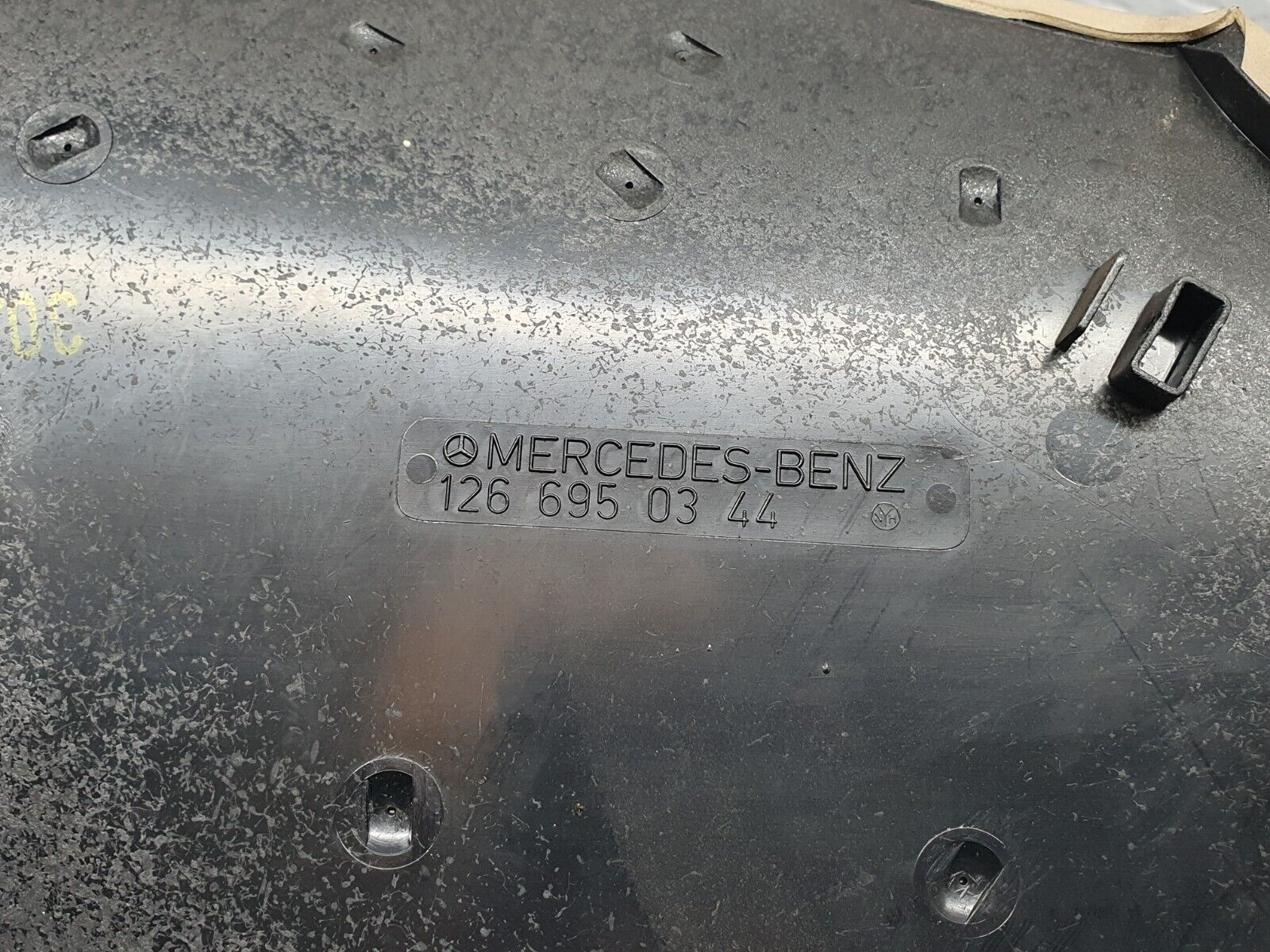 41000 Mercedes-Benz W126 300SE C Pillar Cover Left Side Beige 1266950344