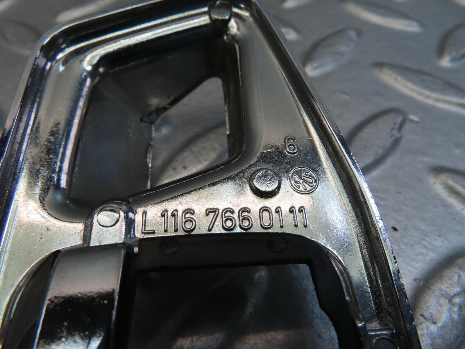 11367 Mercedes-Benz C123 230CE Coupe Frame For Door Opener Left 1167660111