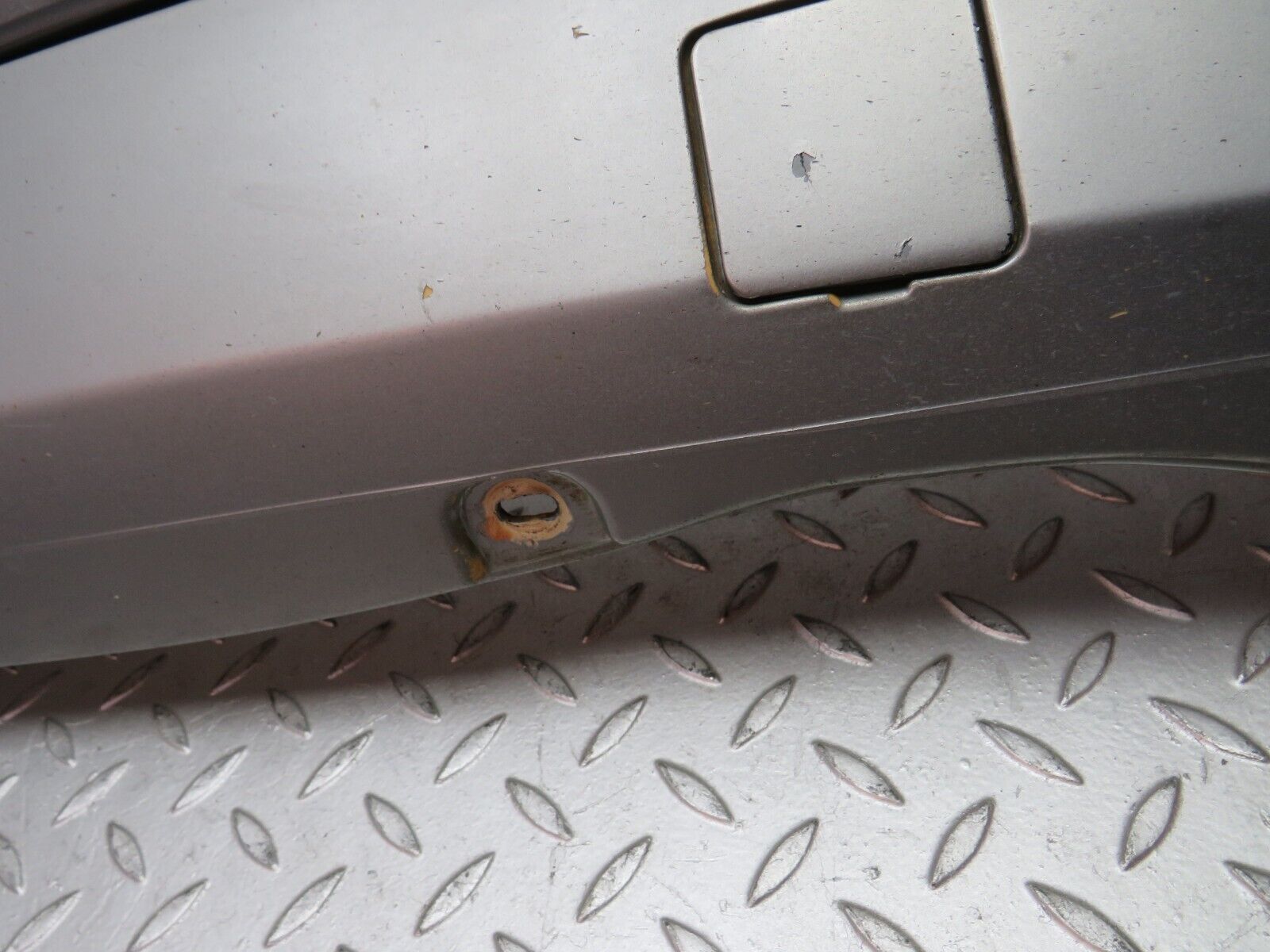 31829 Mercedes-Benz W201 190LE 1.8L Side Skirt Right Side