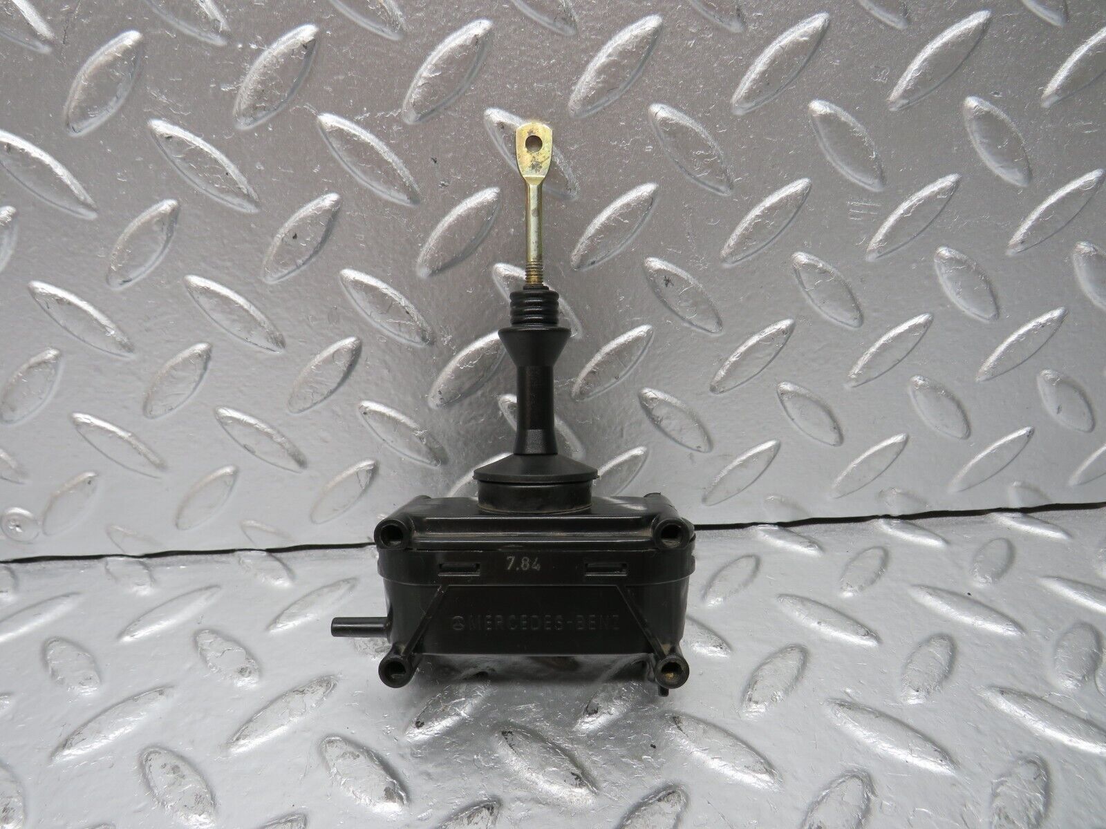 30876 Mercedes-Benz W201 190E 2.0L Door Lock Vacuum Actuator Front Left