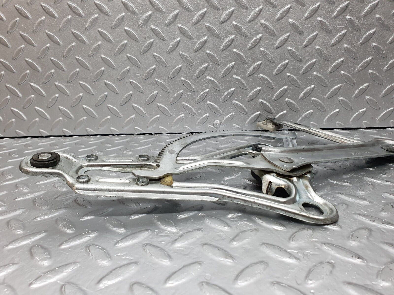 41400 Mercedes-Benz W124 200E Front Right Power Window Regulator