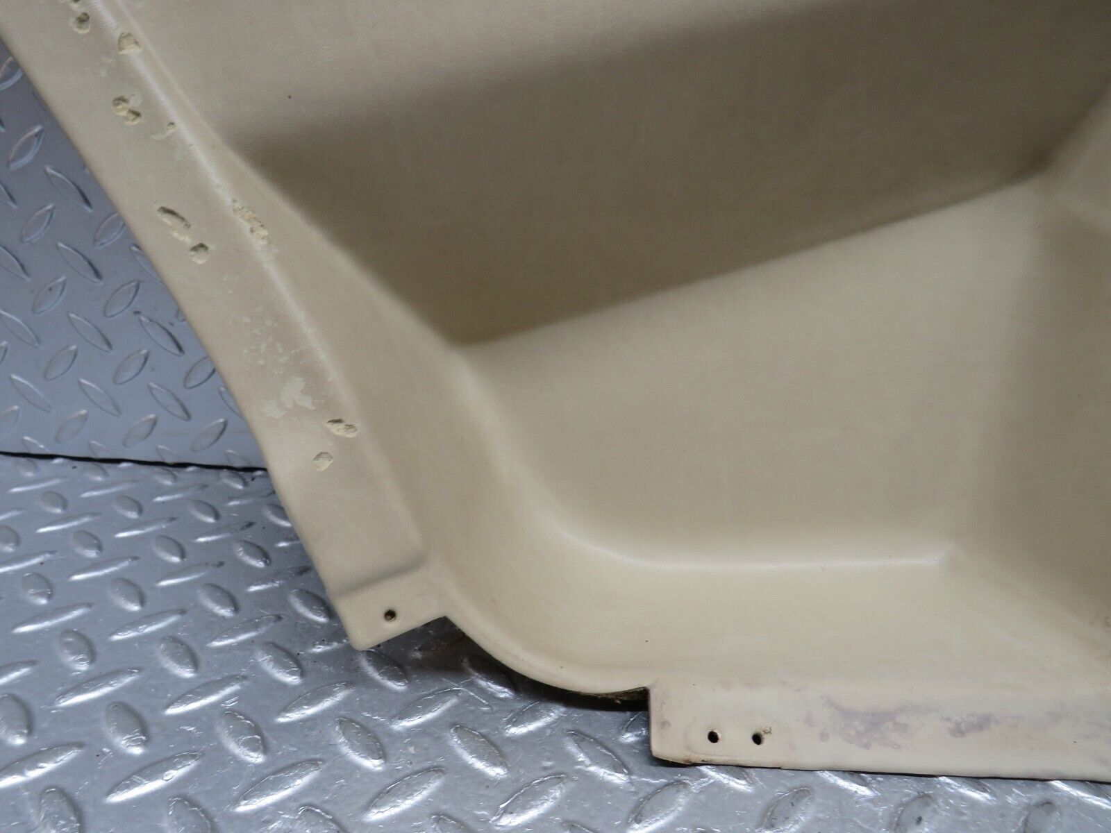 37072 Mercedes-Benz C126 420SEC Coupe Rear Left Card Panel Beige