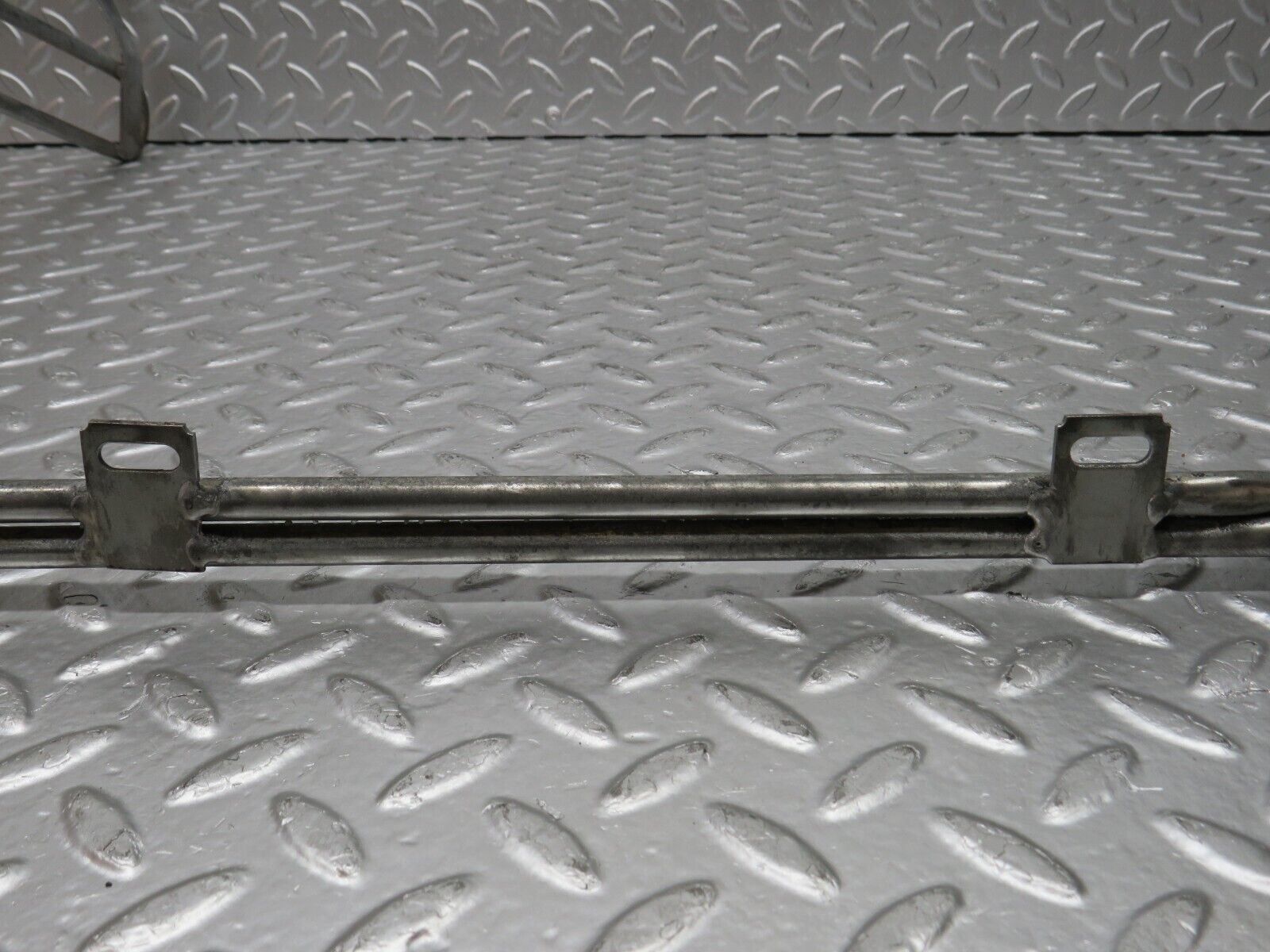 32718 Mercedes-Benz S124 300TE Wagon Oil Cooling Pipe