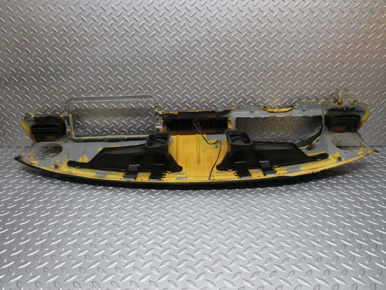 31338 Mercedes-Benz S124 220TE Wagon Dashboard Black