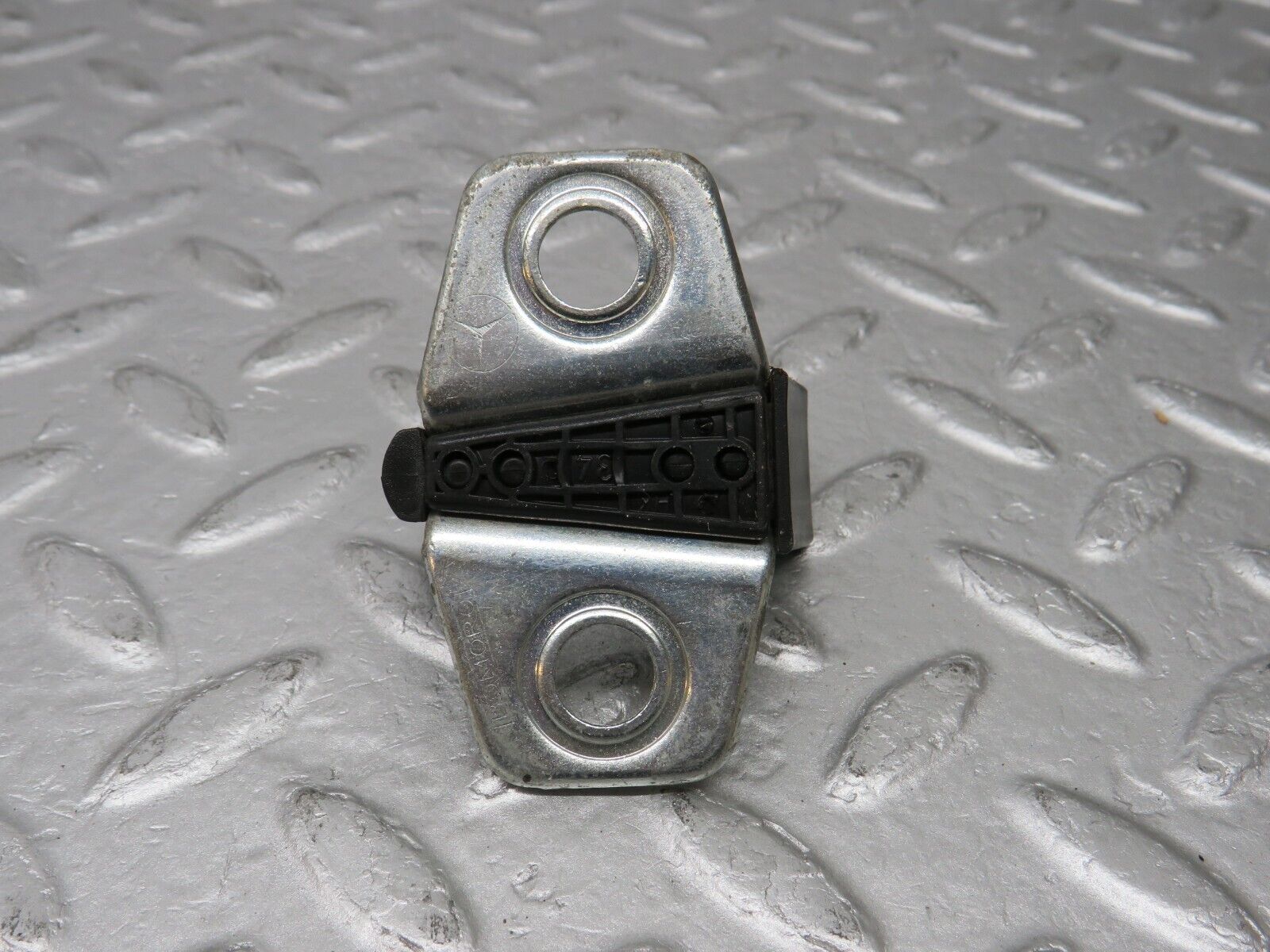 36612 Mercedes-Benz W201 190E 2.0L Door Lock Latch