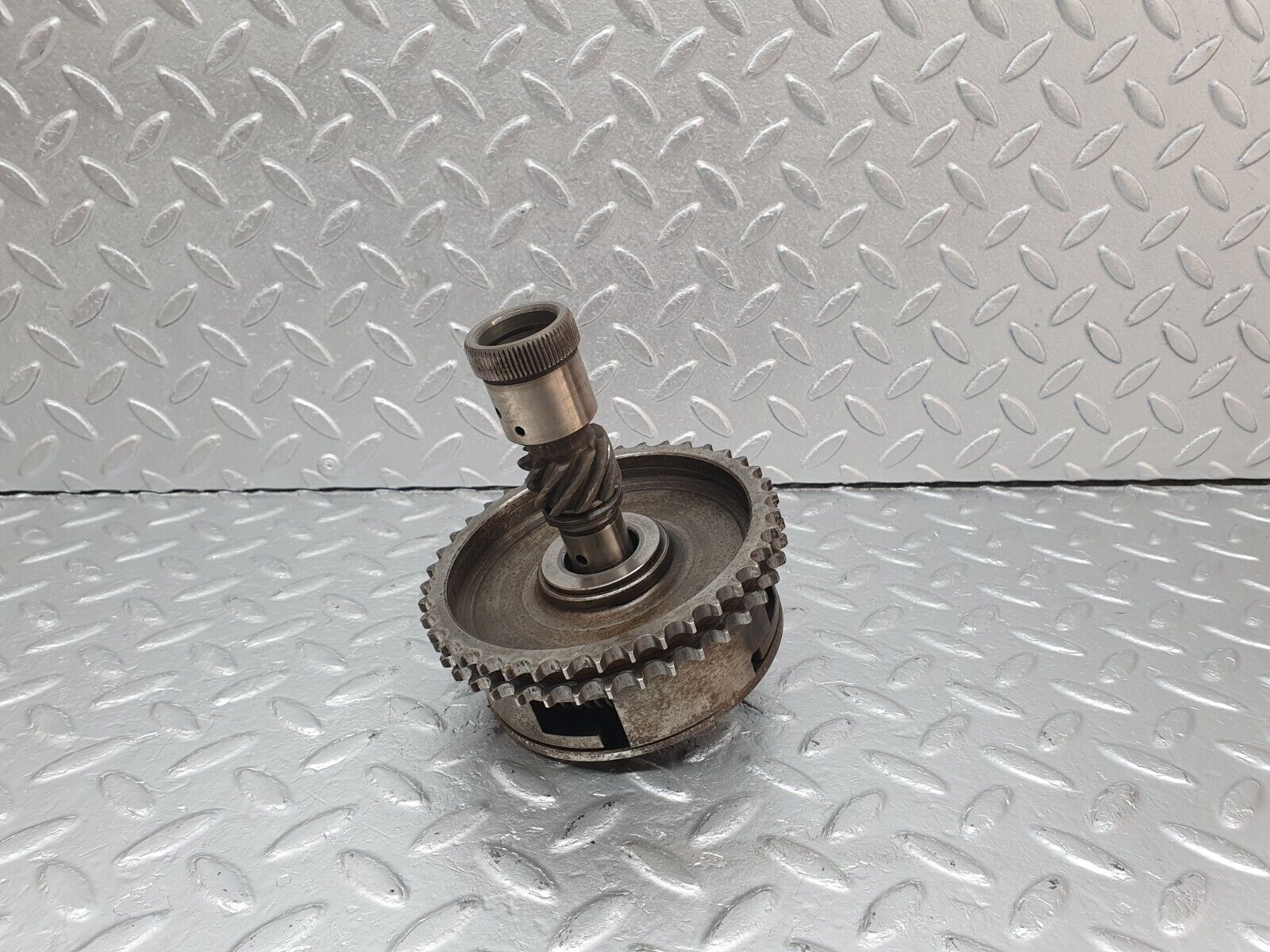 40871 Mercedes-Benz W123 240D Intermediate Timing Gear Shaft