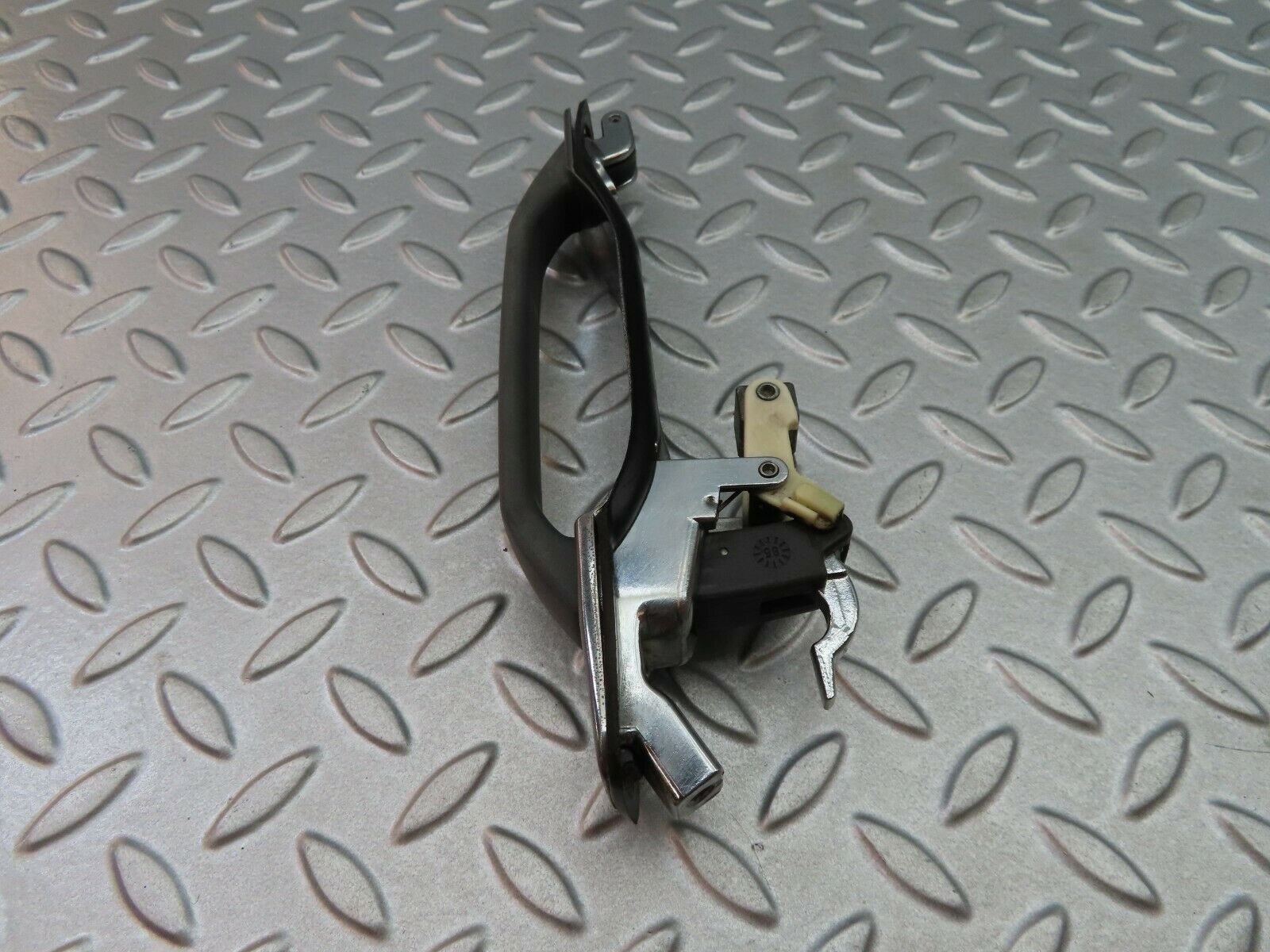 6077 Mercedes-Benz W126 380SE Exterior Door Handle Rear Right 1267600059