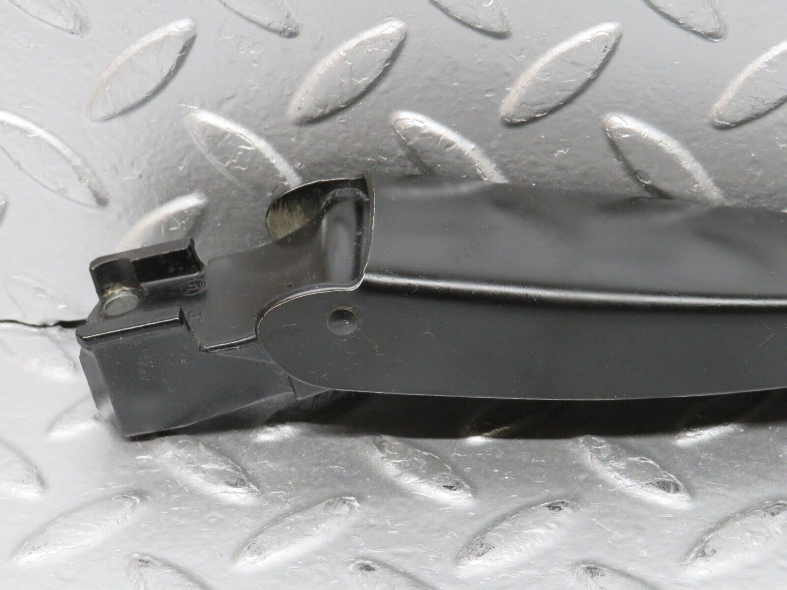 31495 Mercedes-Benz S124 220TE Wagon Wiper Arm Bosch