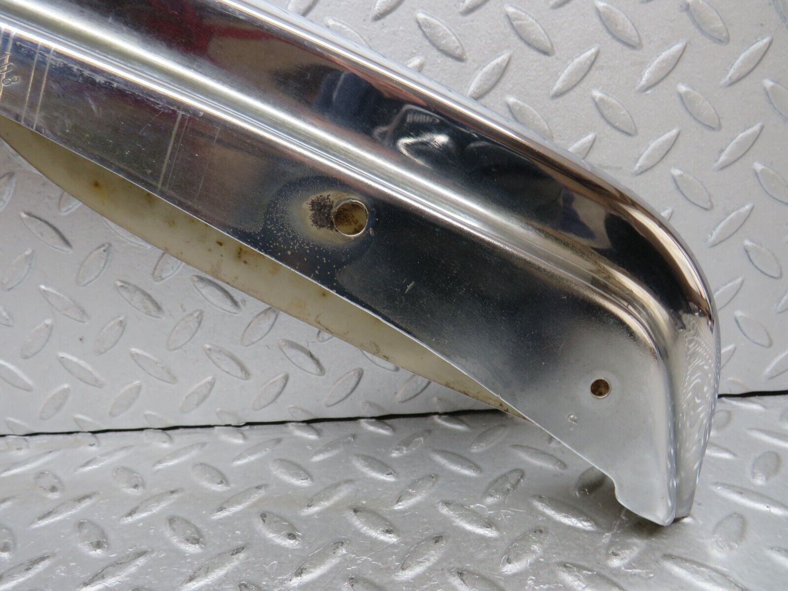 37670 Mercedes-Benz W109 300SEL Front Right Upper Bumper Corner