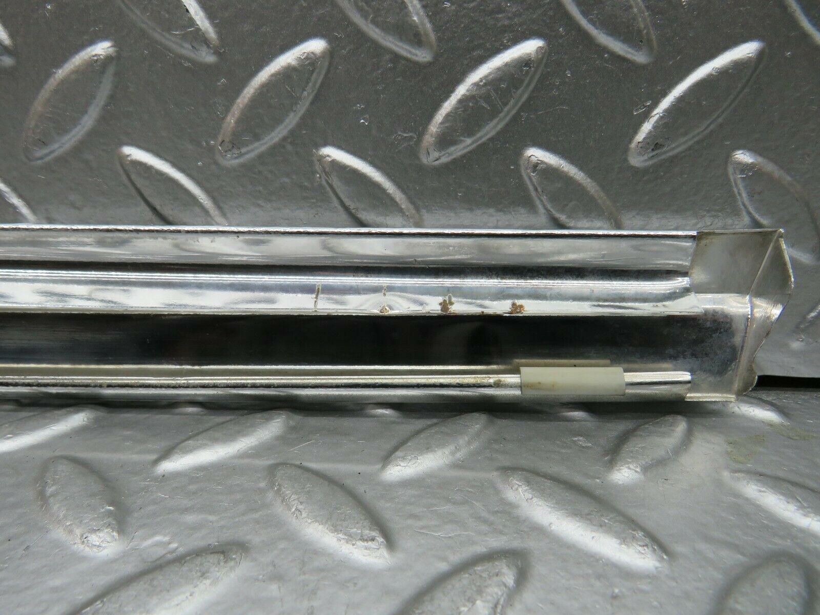 22740 Mercedes-Benz C107 450SLC Coupe Rear Left Window Chrome Trim