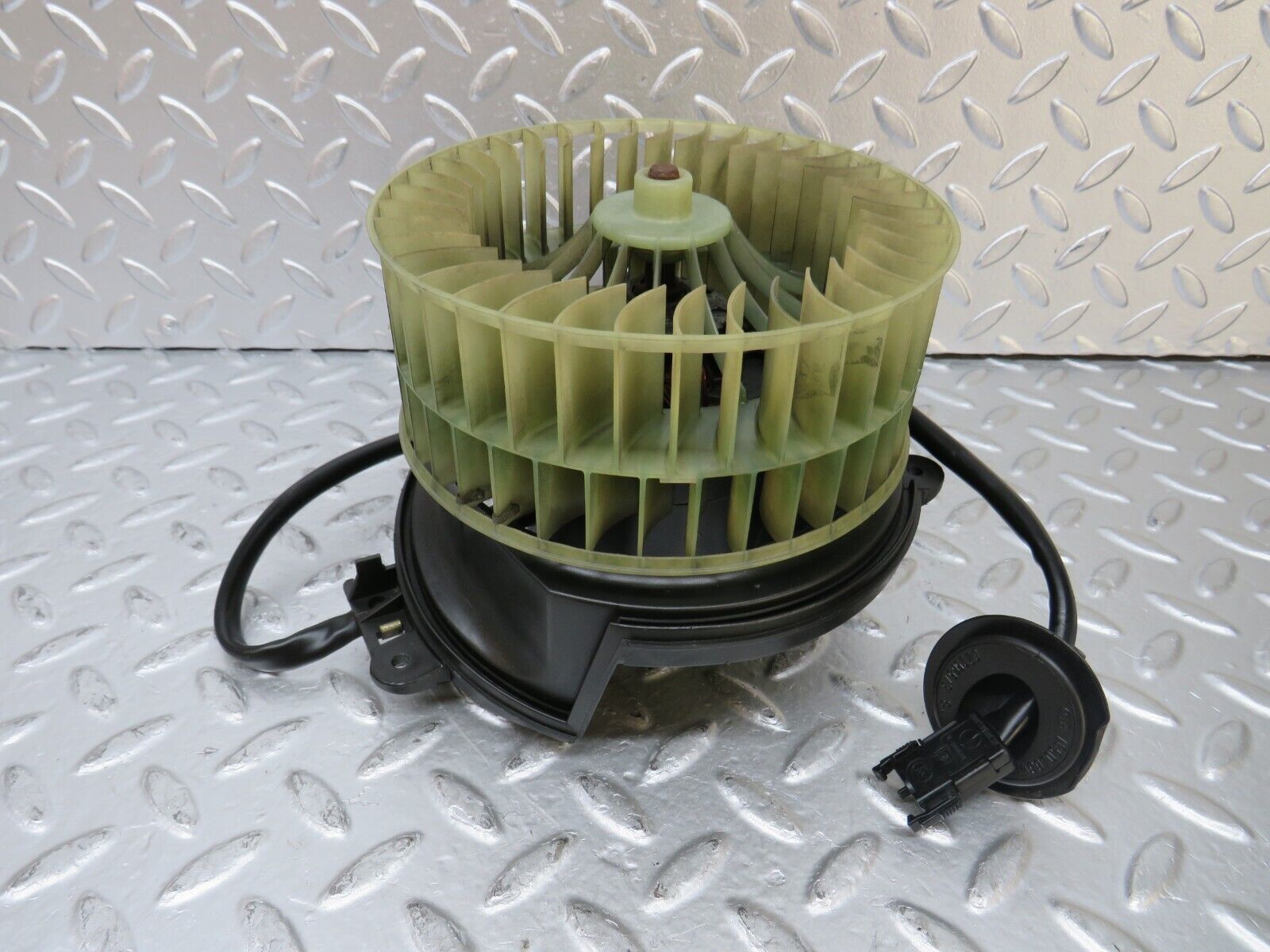 26005 Mercedes-Benz W124 280E Heater Blower Motor 0085450828