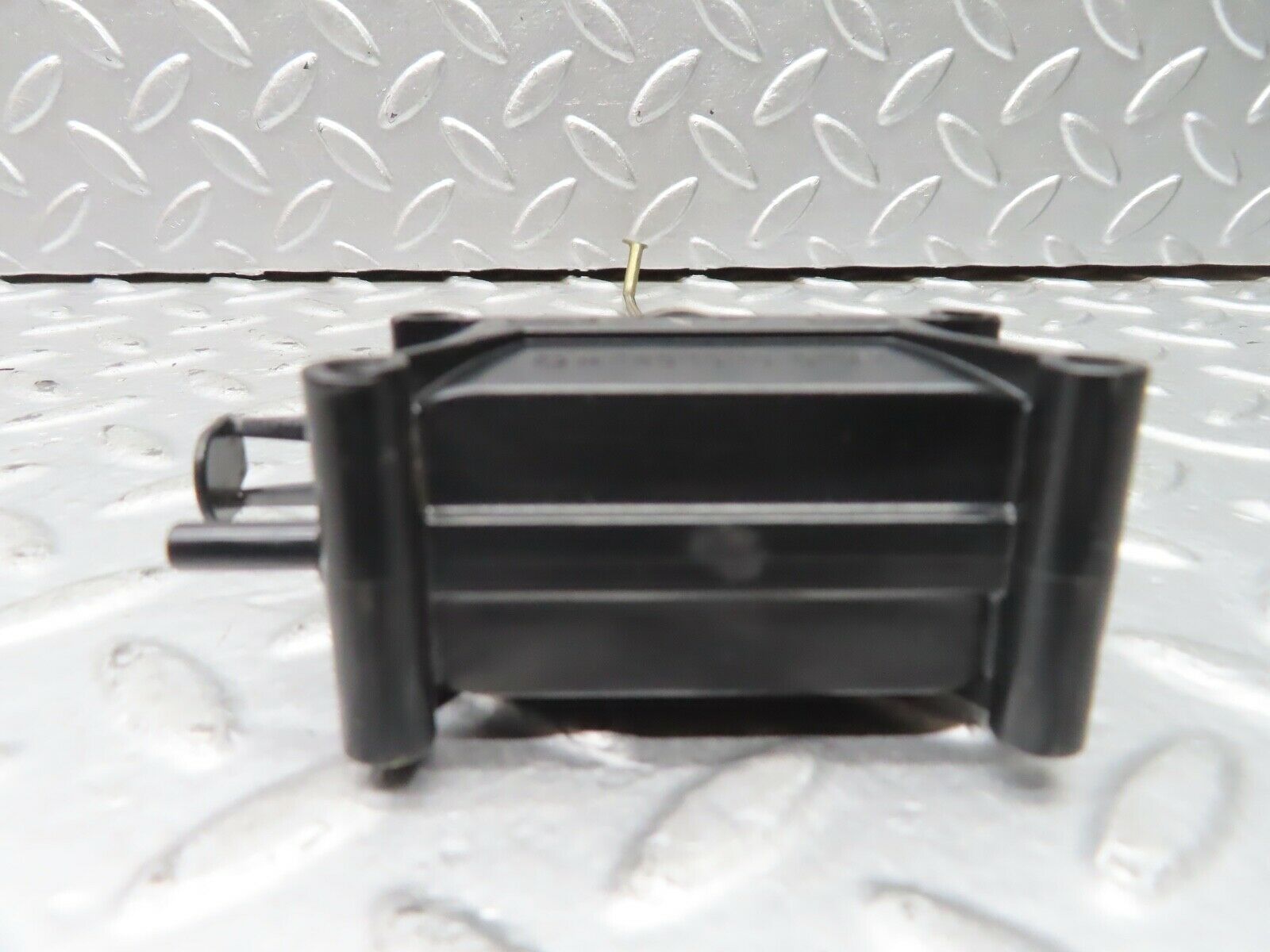 21568 Mercedes-Benz W126 300SE Trunk Lock Vacuum Actuator