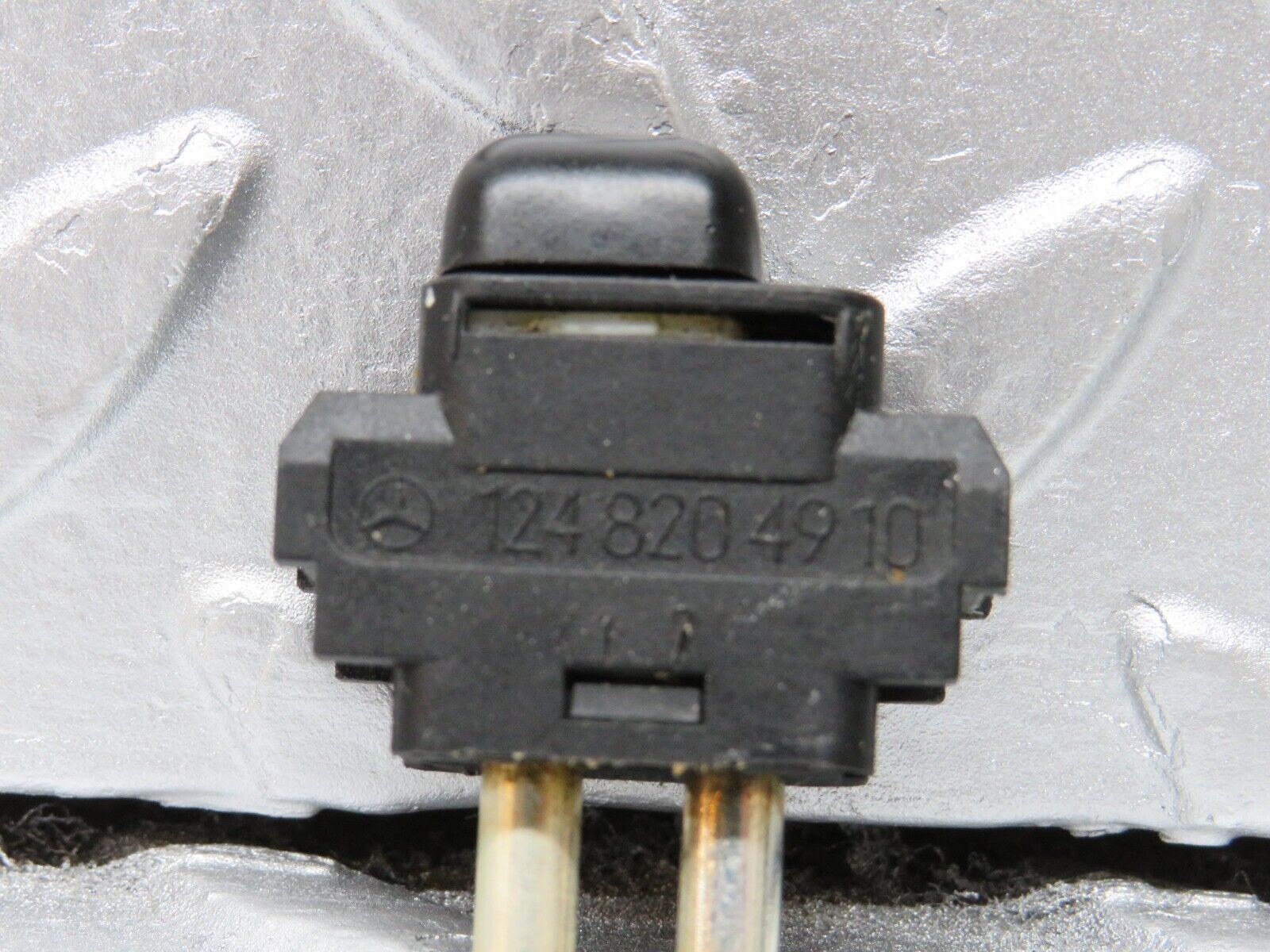 34057 Mercedes-Benz W124 260E Child Lock Control Switch 1248204910