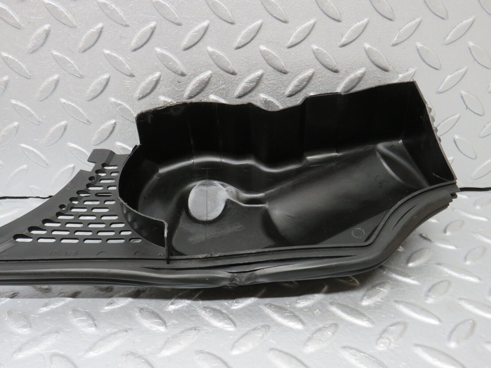 38512 Mercedes-Benz R129 280SL Coupe Windscreen Wiper Motor Cover Panel