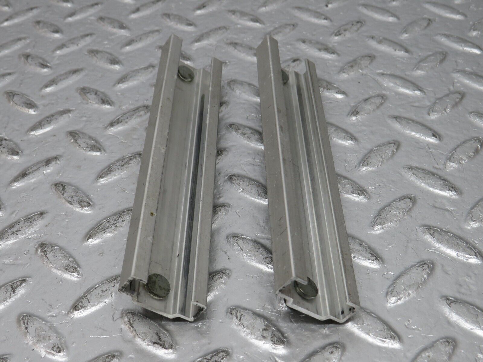 32381 Mercedes-Benz S124 300TE Wagon Window Regulator Holder Accessories