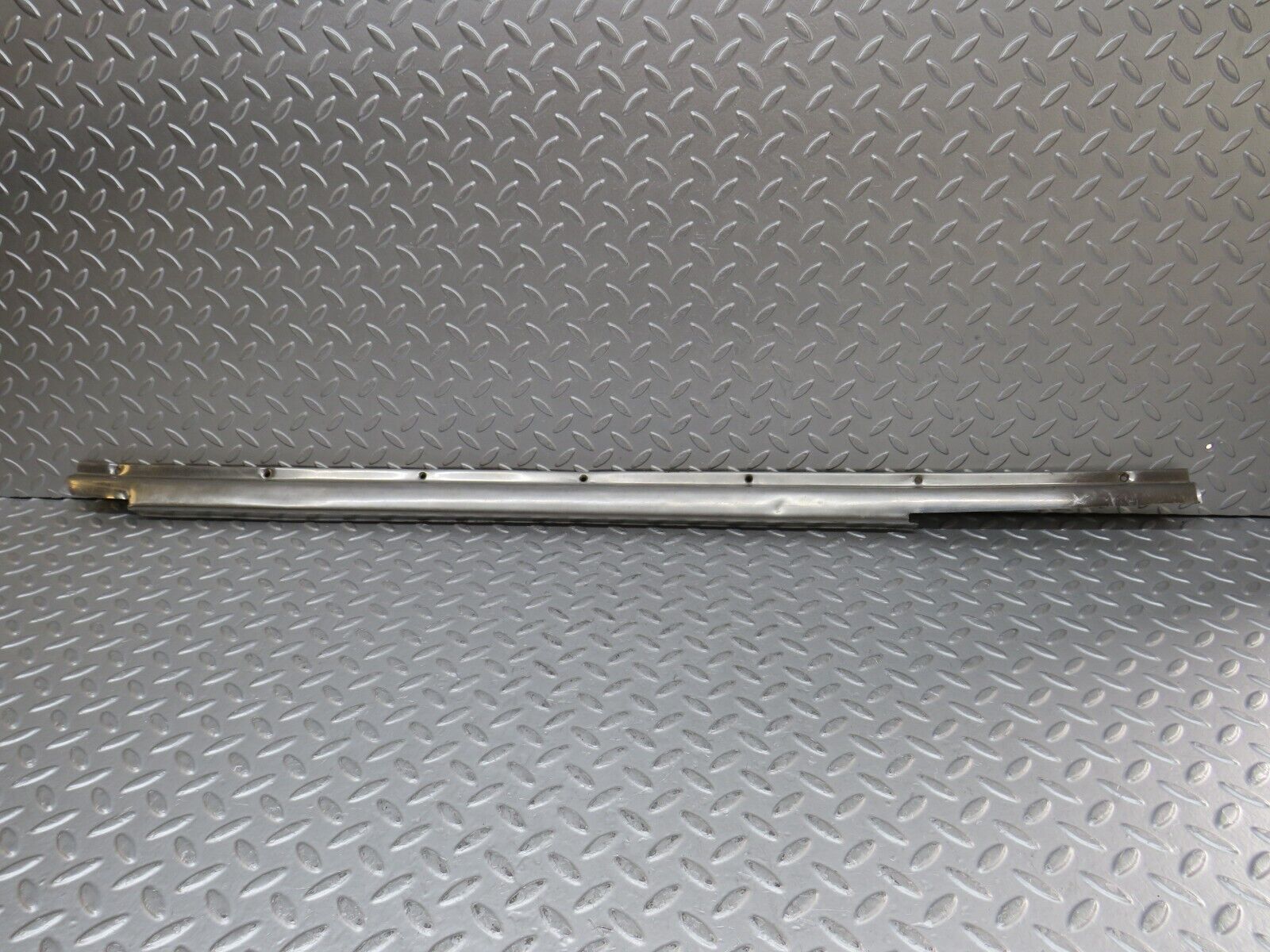 35766 Mercedes-Benz W108 Front Right Door Sill Chrome