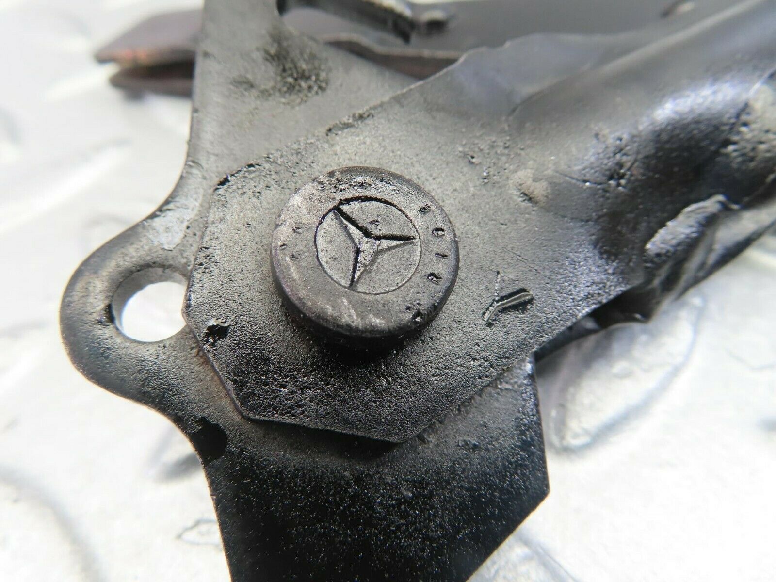 10020 Mercedes-Benz C123 230CE Coupe Handbrake Adjusting Handbrake Regulator