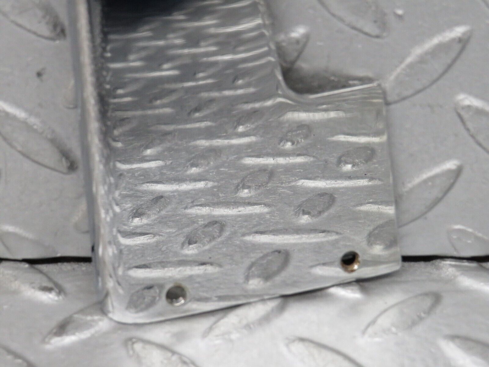 37762 Mercedes-Benz A124 320E Cabriolet Right Door Chrome Cover