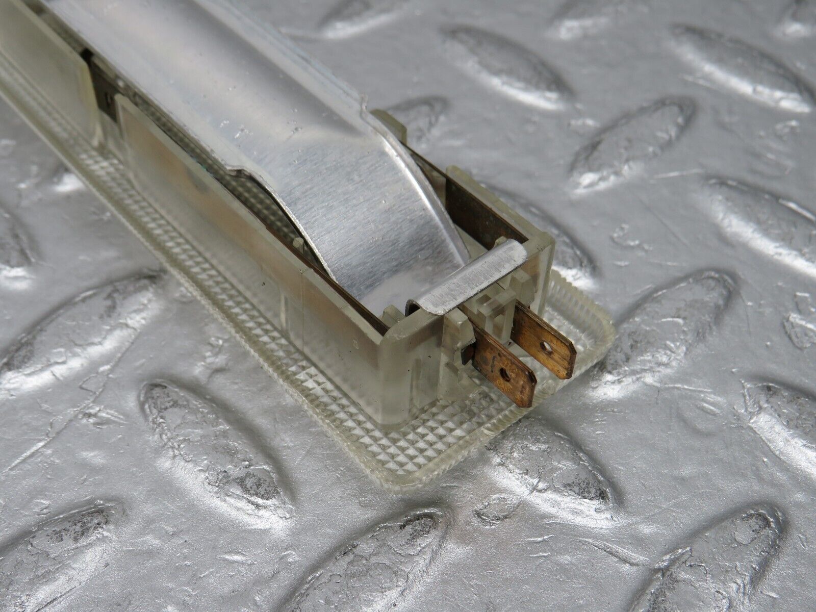 37747 Mercedes-Benz A124 320E Cabriolet Rear Interior Dome Light 0018200601