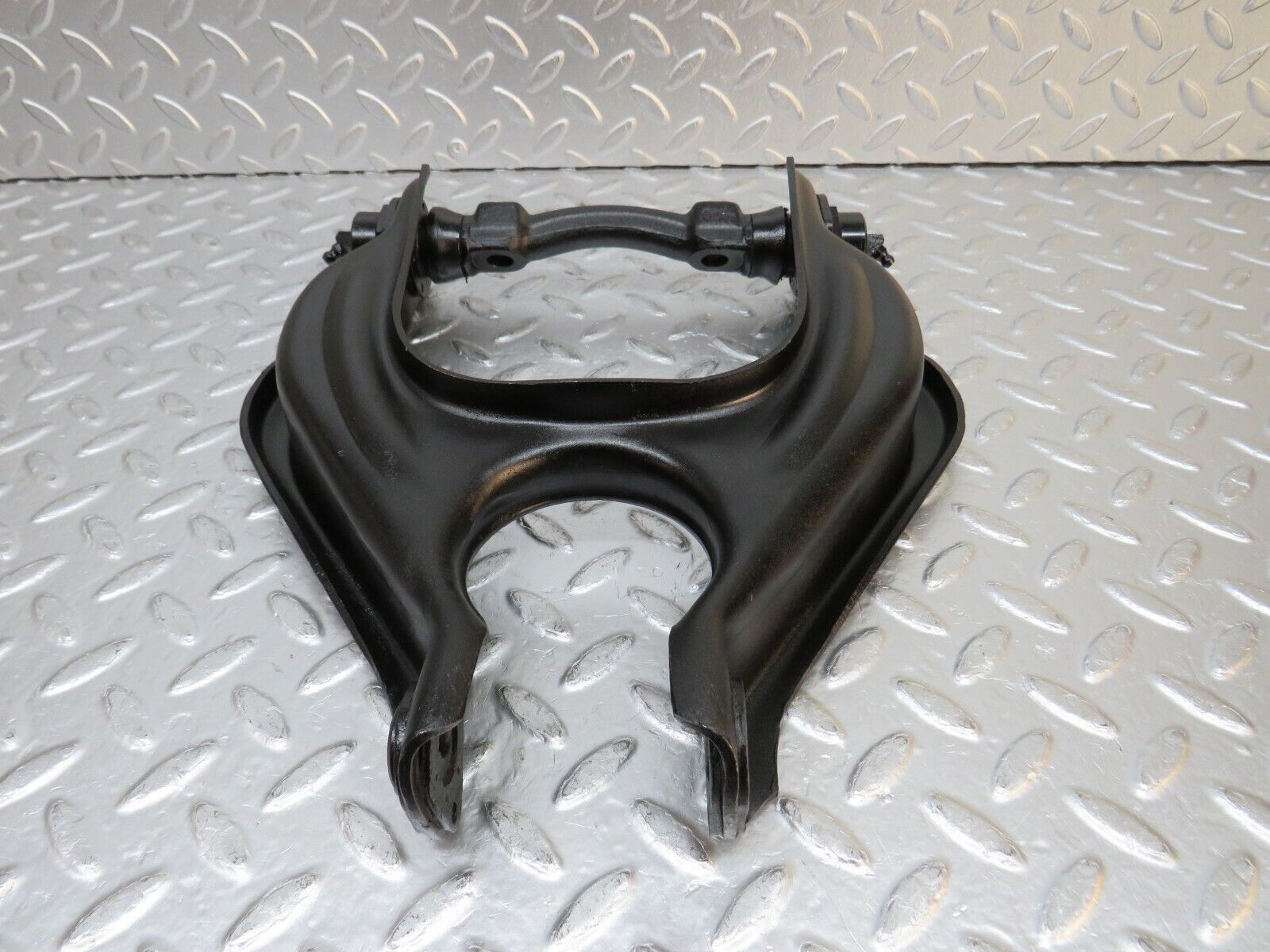 32267 Mercedes-Benz W108 280SE Front Left Upper Control Arm