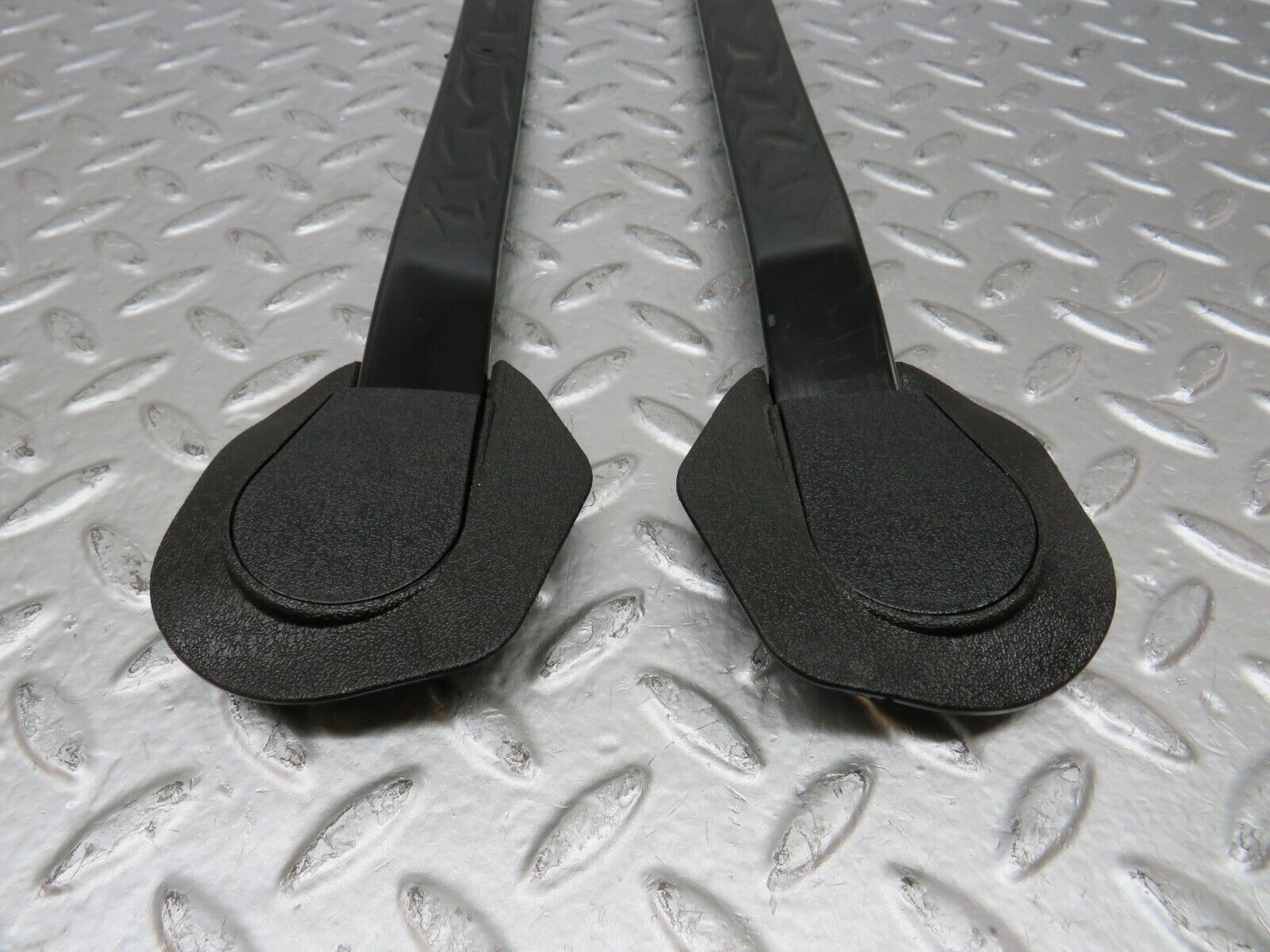 27123 Mercedes-Benz W123 280E Seat Belt Runner 1239192520 1239192620